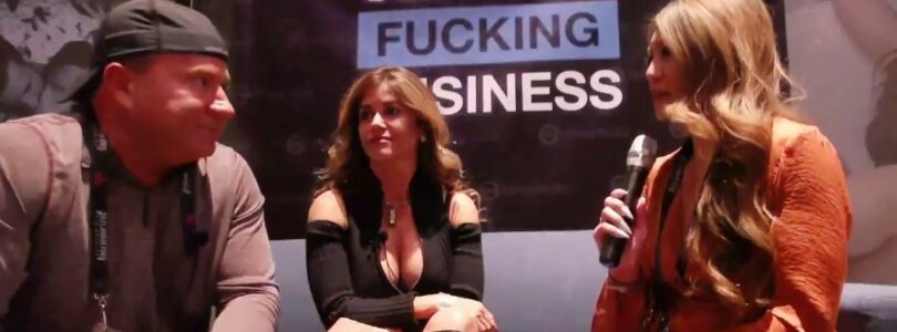 AVN 2018: Streamate chats with GINA GOLD and BO BLAKE (from KGB Studio)

 Video Tutorial Streamate