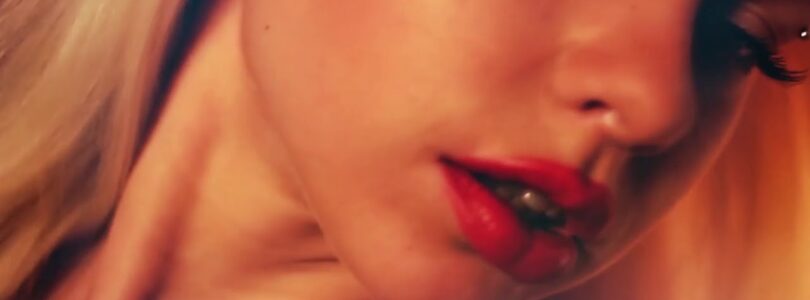 The color of seduction is red

 Video Tutorial LiveJasmin