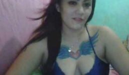 Cam model sings a song on her webcam Come meet this cam girl for free and live

